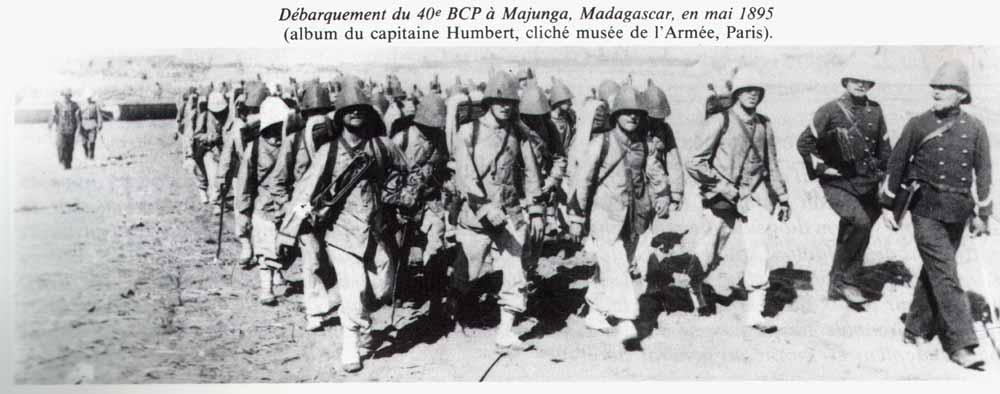 Débarquement du 40° BCP à Majunga, Madagascar, en mai 1895